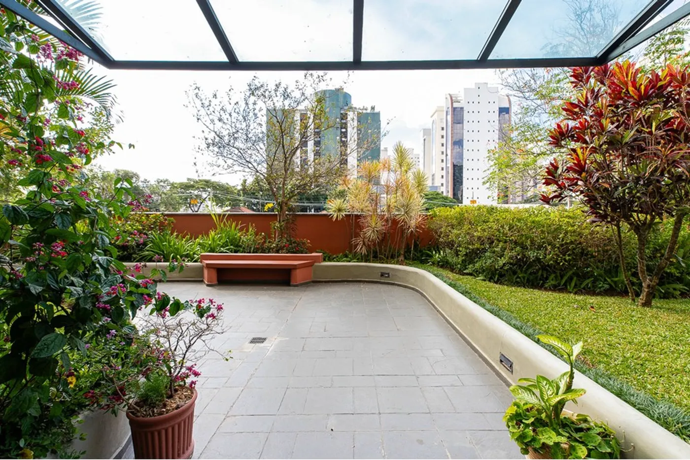 CBBDT 1528 Apto 601241055-4 - REMAX Ville Exclusividades