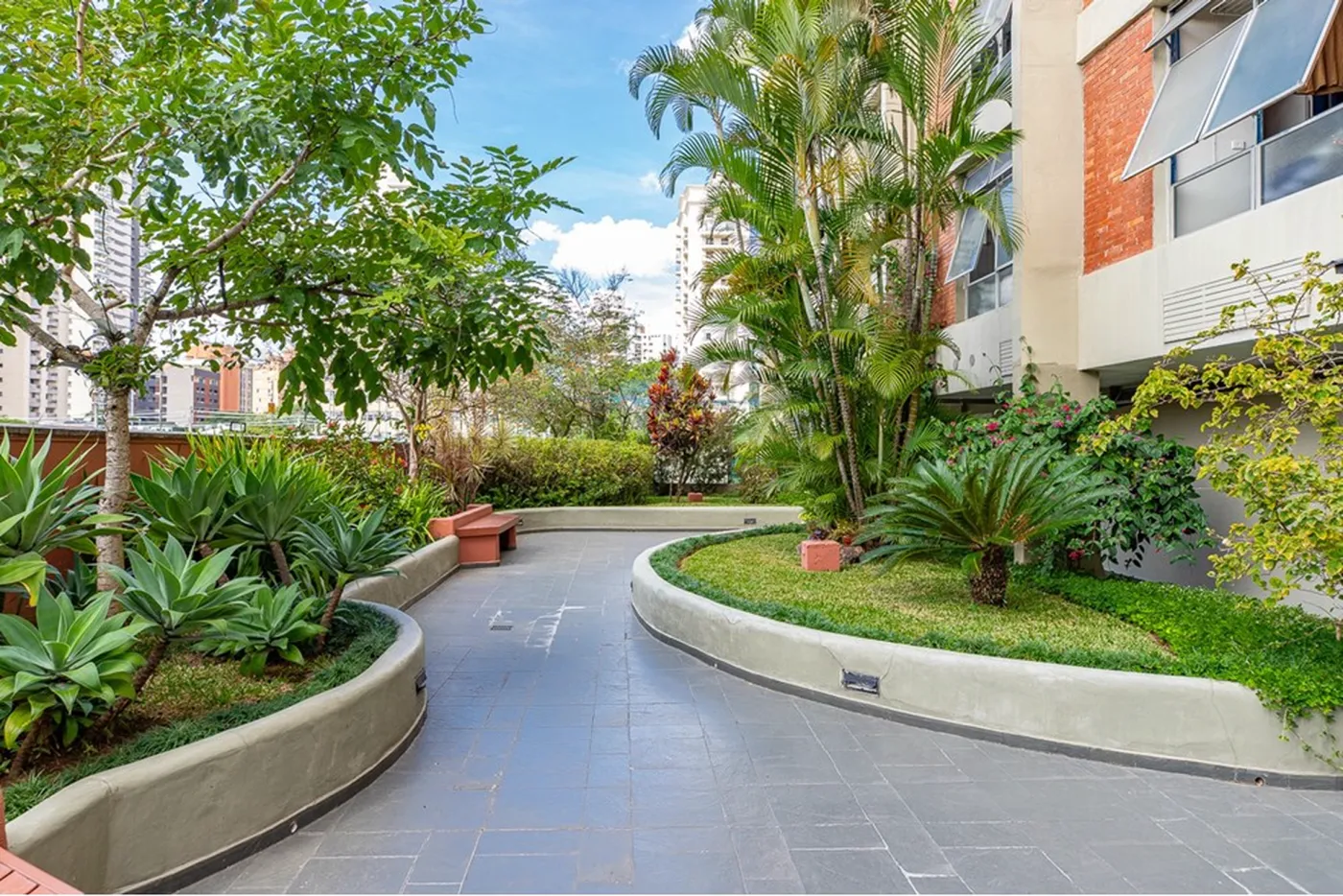 CBBDT 1528 Apto 601241055-4 - REMAX Ville Exclusividades