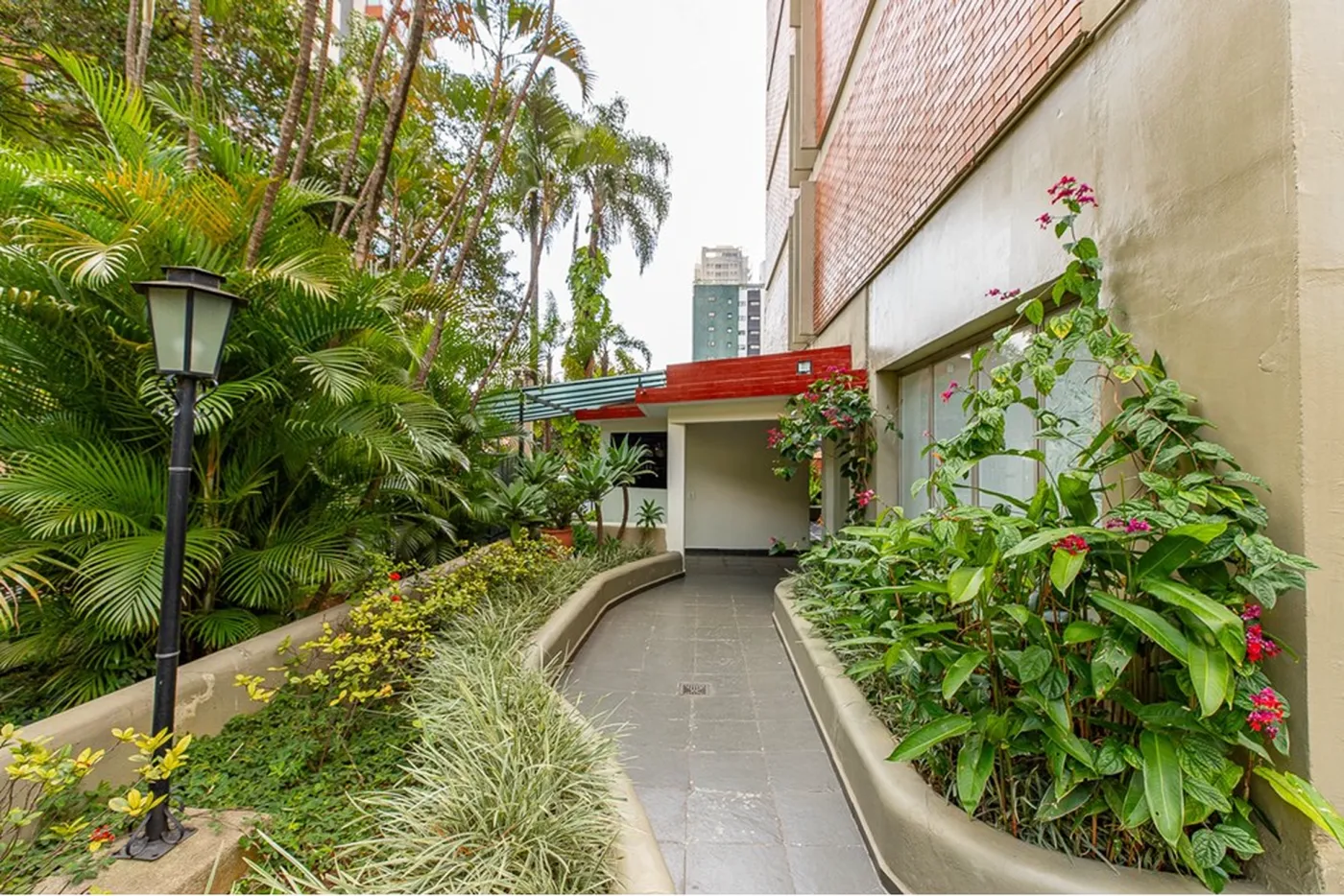 CBBDT 1528 Apto 601241055-4 - REMAX Ville Exclusividades