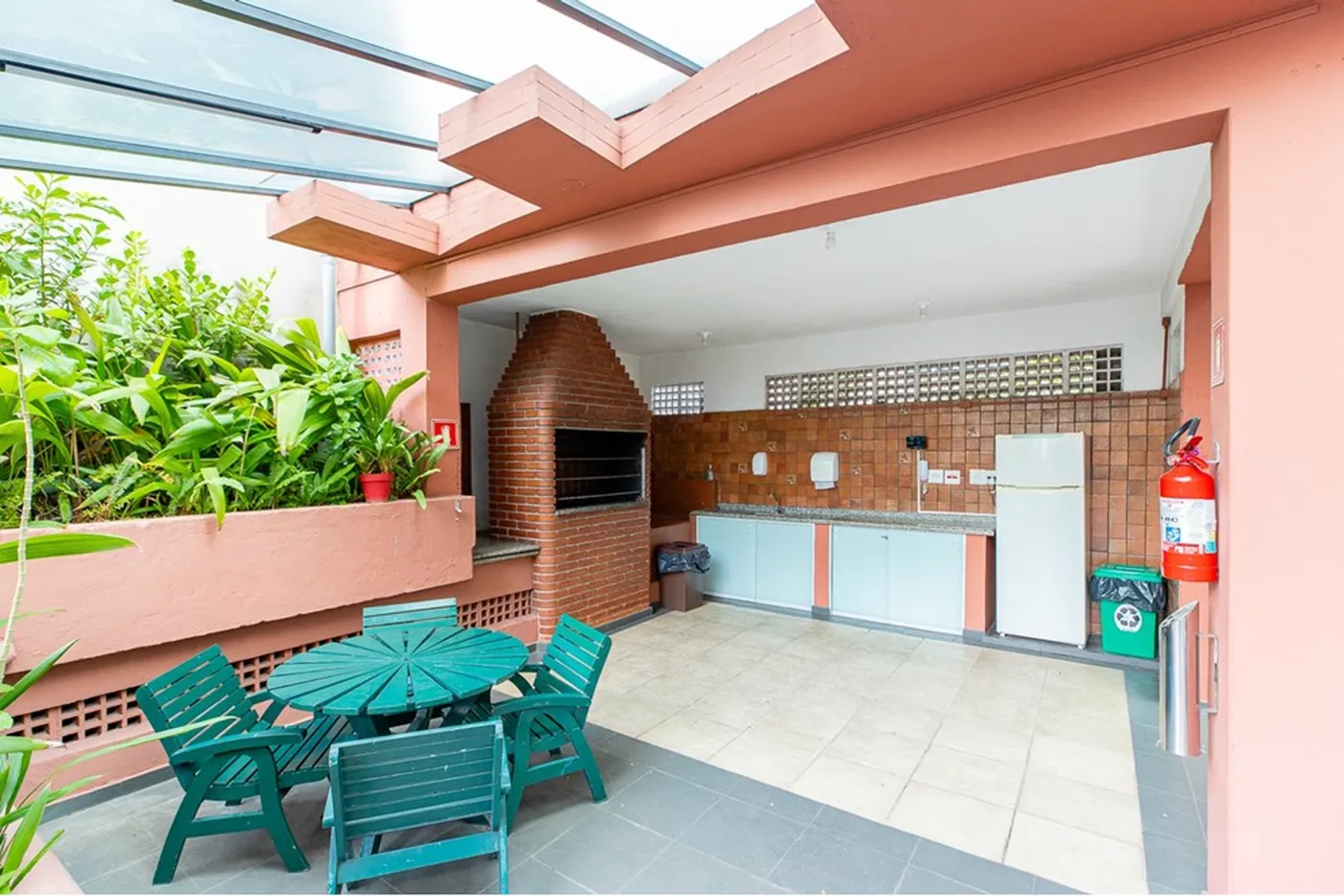 CBBDT 1528 Apto 601241055-4 - REMAX Ville Exclusividades