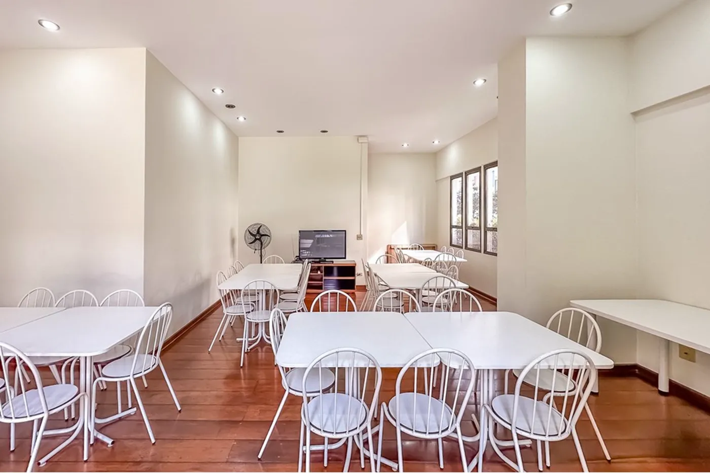 ADSDC 606 Apto 602291041-2 - REMAX B12 Exclusividades ADSDC 606 Apto 602291041-2 - REMAX B12 Exclusividades