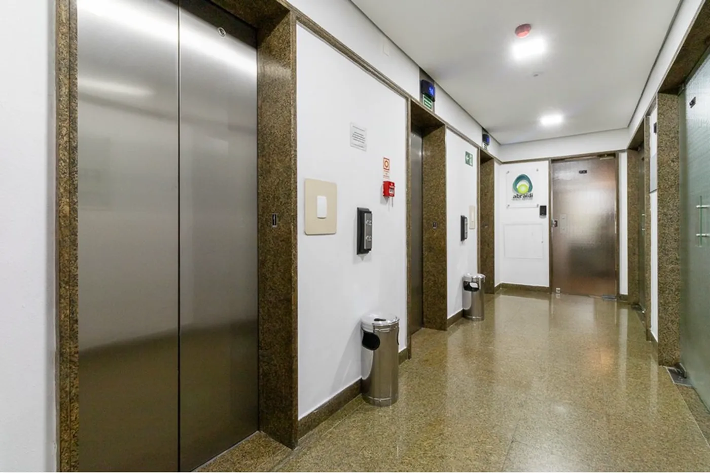 SCGJ 770 Sala 601081062-55 - REMAX Lepex Exclusividades