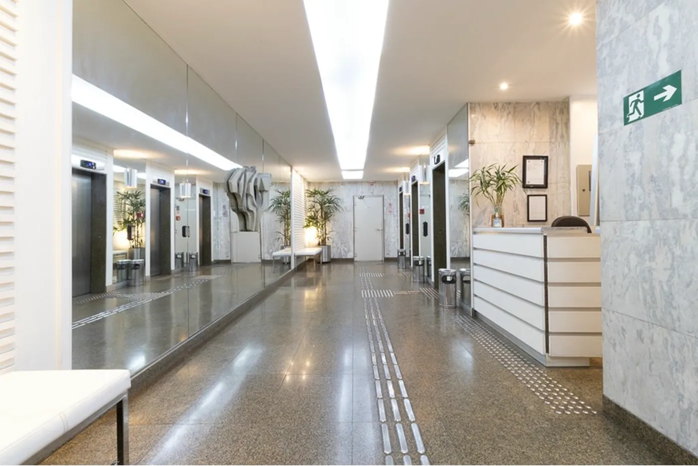 SCGJ 770 Sala 601081062-55 - REMAX Lepex Exclusividades