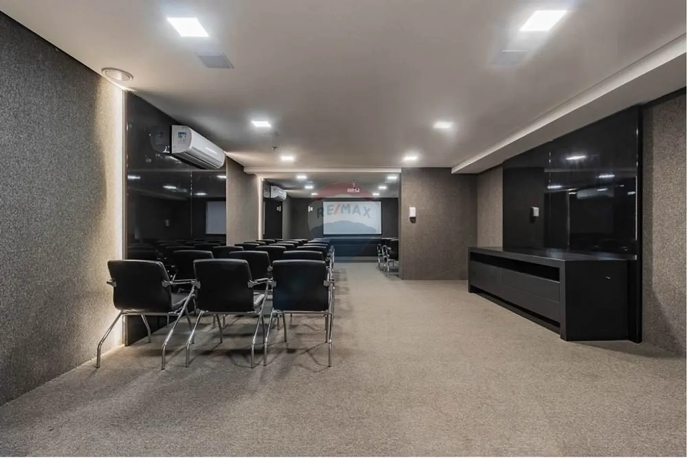 SSAB 4556 Sala 612491035-12 - REMAX Trend Exclusividades SSAB 4556 Sala 612491035-12 - REMAX Trend Exclusividades