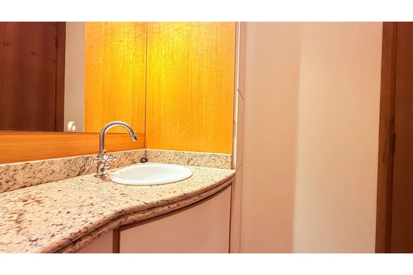 FGN 71 Sala 612481004-79 - REMAX Andar de Cima Exclusividades