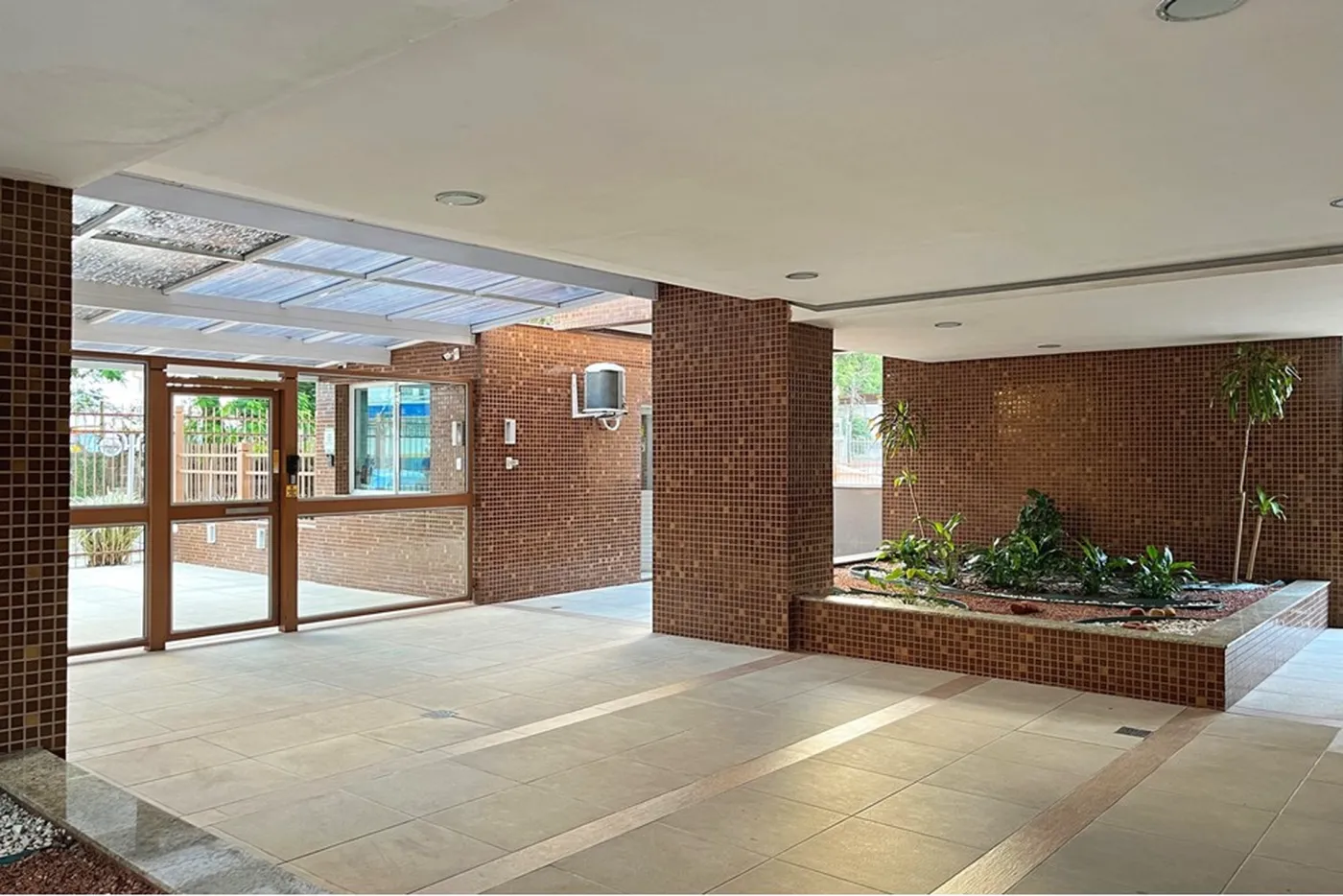 SGJ 1188 Apto 610291007-44 - REMAX Capital Park Exclusividades
