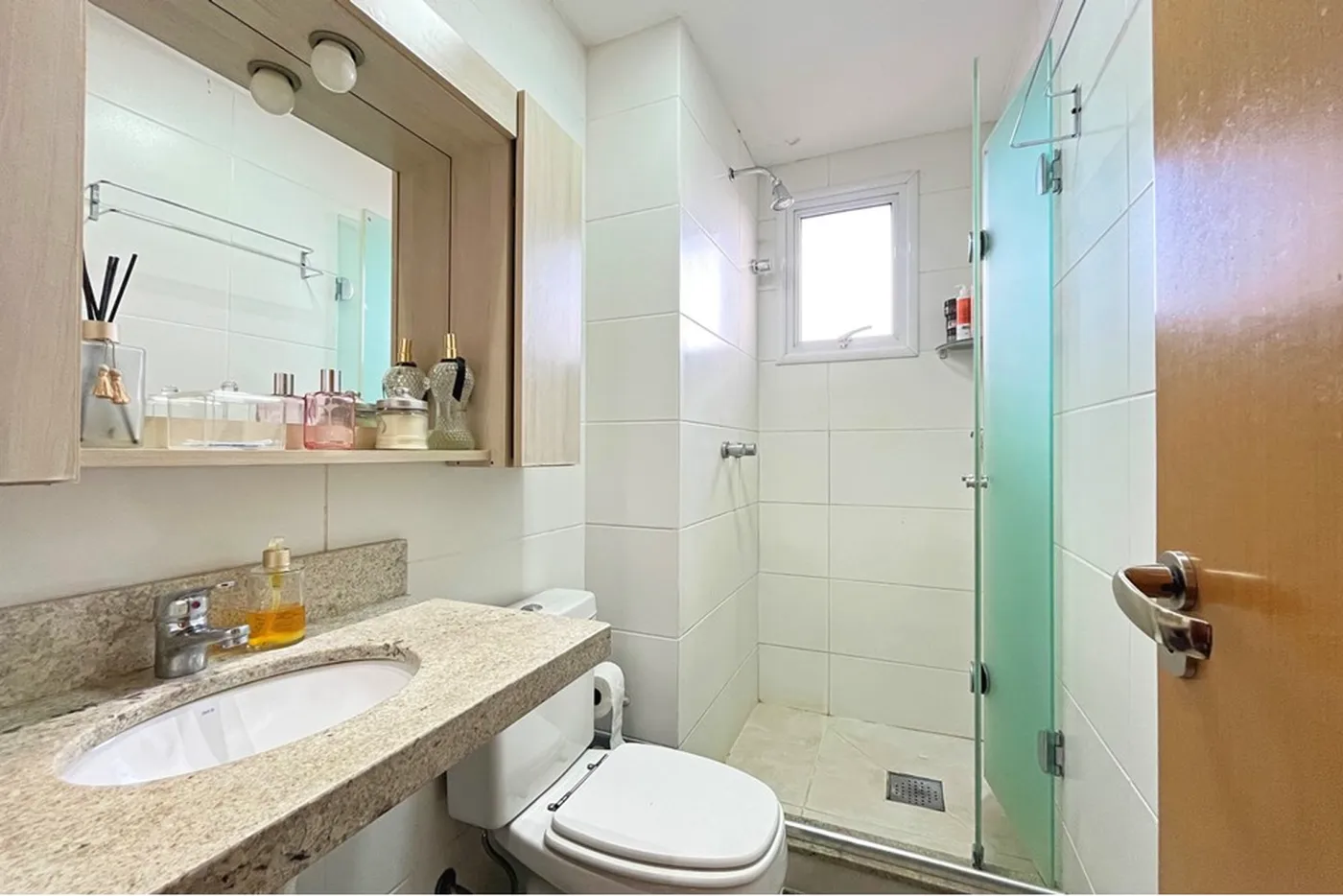SGJ 1188 Apto 610291007-44 - REMAX Capital Park Exclusividades