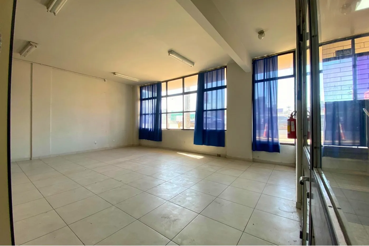 CT 17 Sala 610241038-5 - REMAX 520 Exclusividades CT 17 Sala 610241038-5 - REMAX 520 Exclusividades