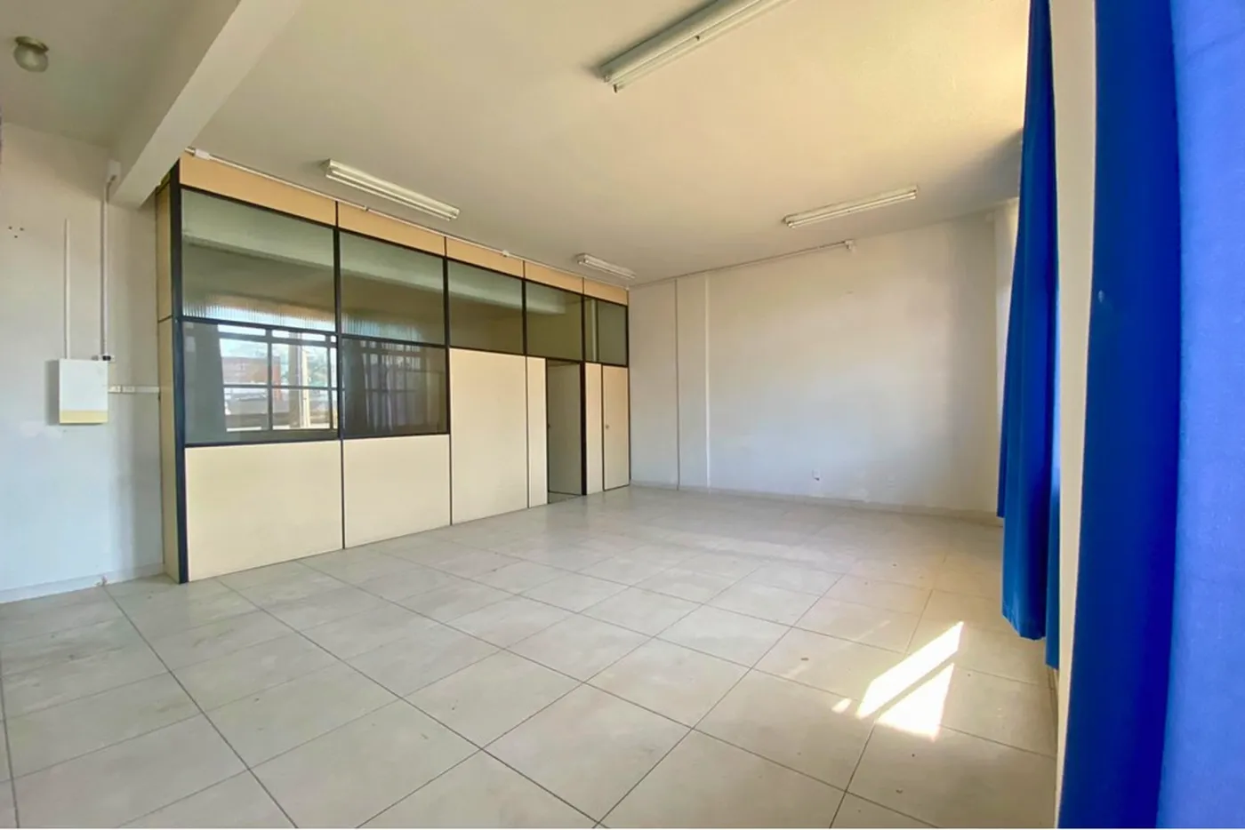 CT 17 Sala 610241038-5 - REMAX 520 Exclusividades CT 17 Sala 610241038-5 - REMAX 520 Exclusividades