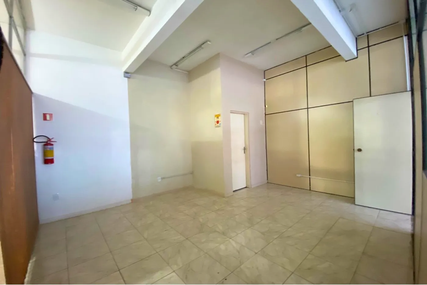 CT 17 Sala 610241038-5 - REMAX 520 Exclusividades CT 17 Sala 610241038-5 - REMAX 520 Exclusividades