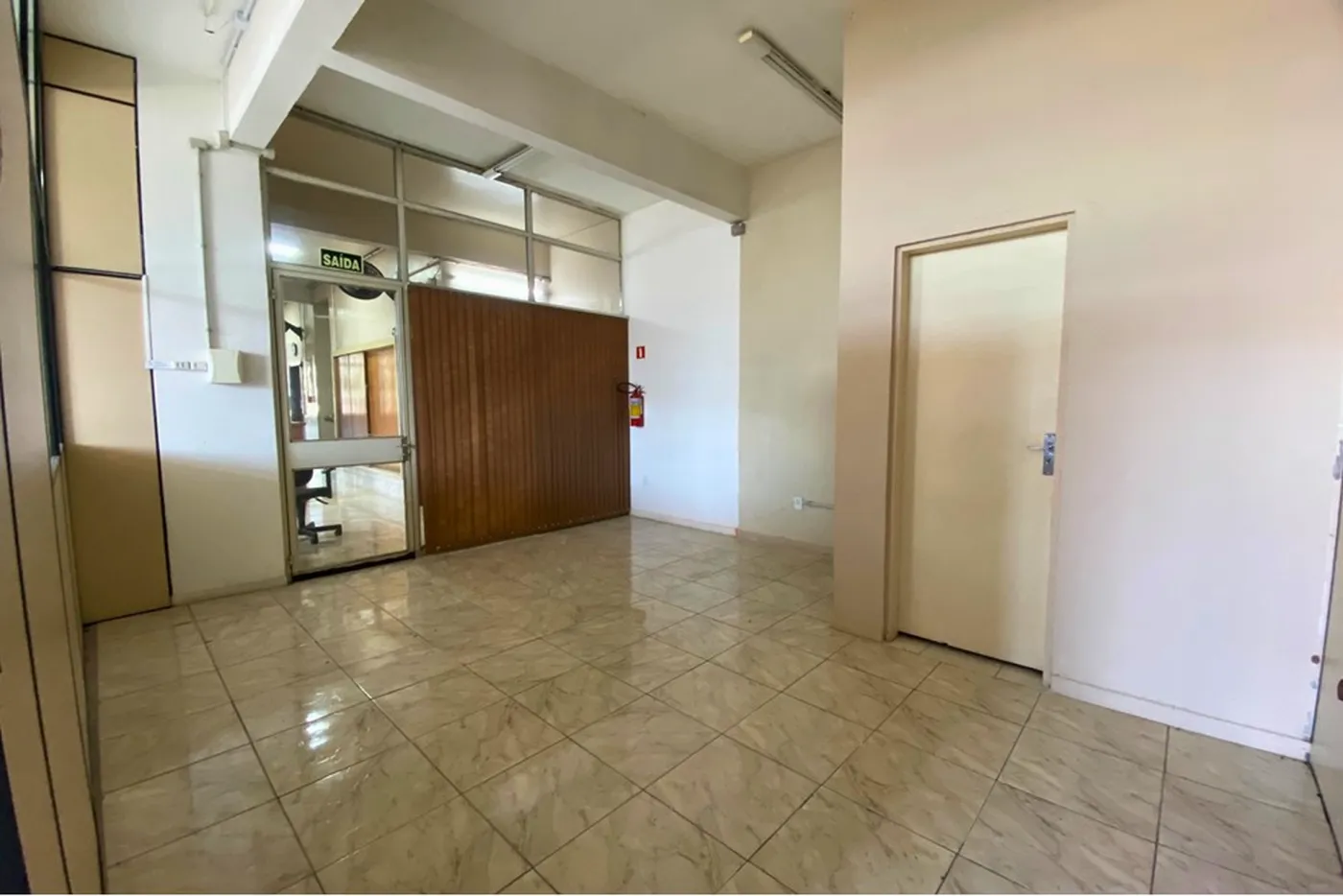 CT 17 Sala 610241038-5 - REMAX 520 Exclusividades CT 17 Sala 610241038-5 - REMAX 520 Exclusividades