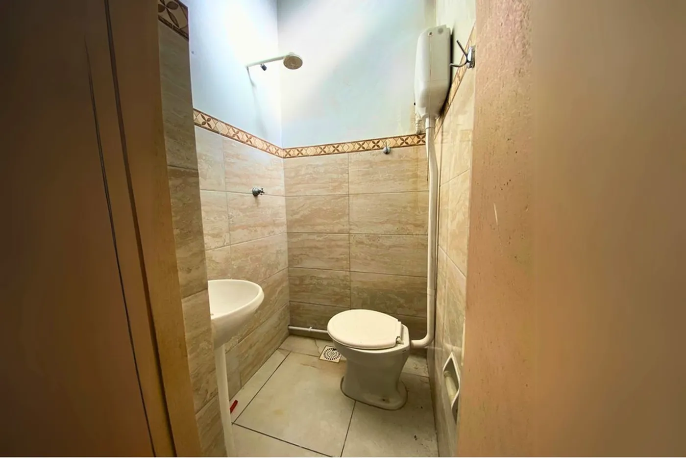 CT 17 Sala 610241038-5 - REMAX 520 Exclusividades CT 17 Sala 610241038-5 - REMAX 520 Exclusividades