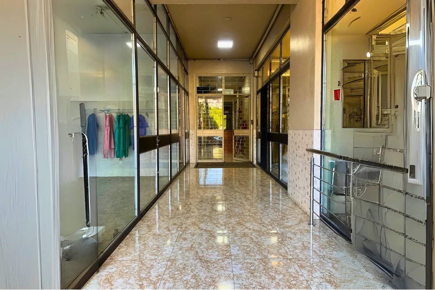 CT 17 Sala 610241038-5 - REMAX 520 Exclusividades CT 17 Sala 610241038-5 - REMAX 520 Exclusividades