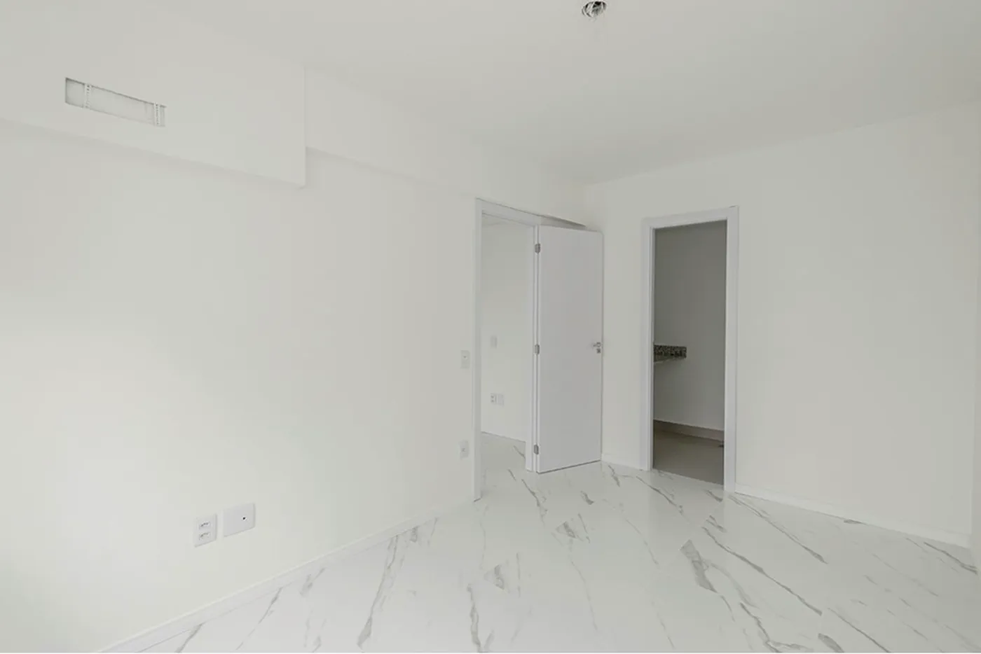 MDVC 96 Apto 612481060-7 - REMAX Andar de Cima Exclusividades