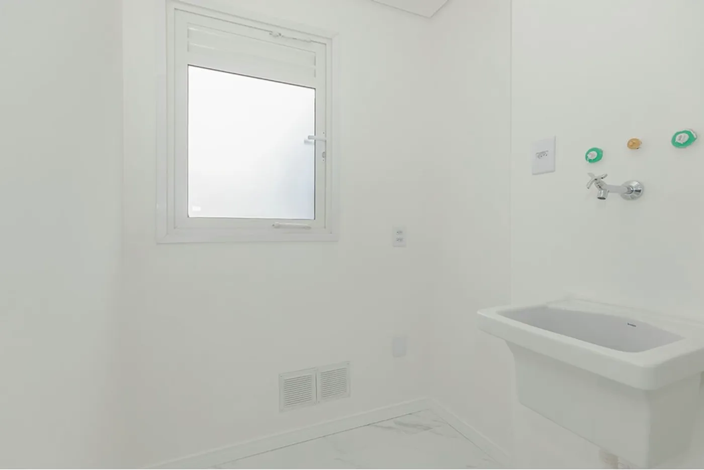 MDVC 96 Apto 612481060-7 - REMAX Andar de Cima Exclusividades