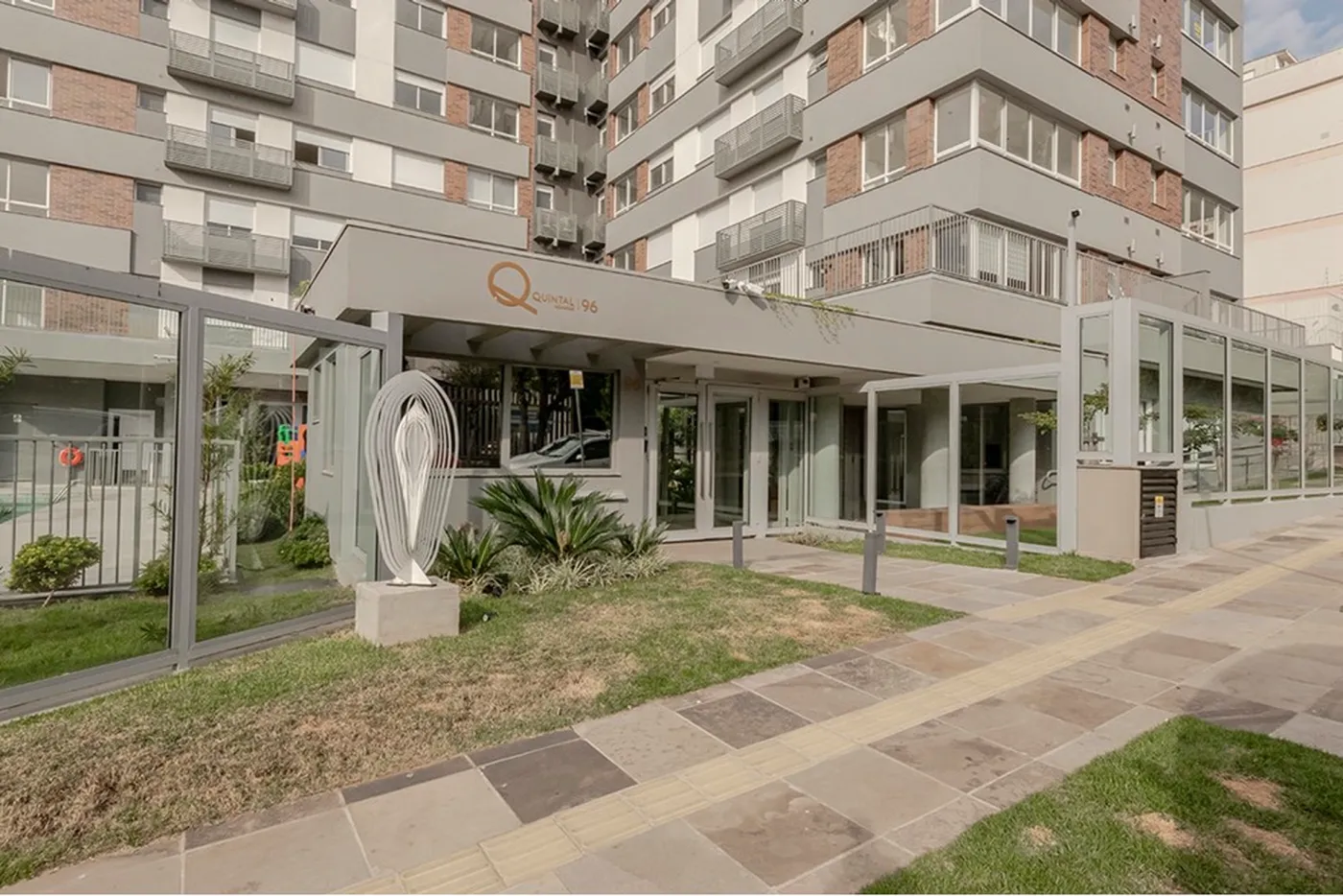 MDVC 96 Apto 612481060-7 - REMAX Andar de Cima Exclusividades