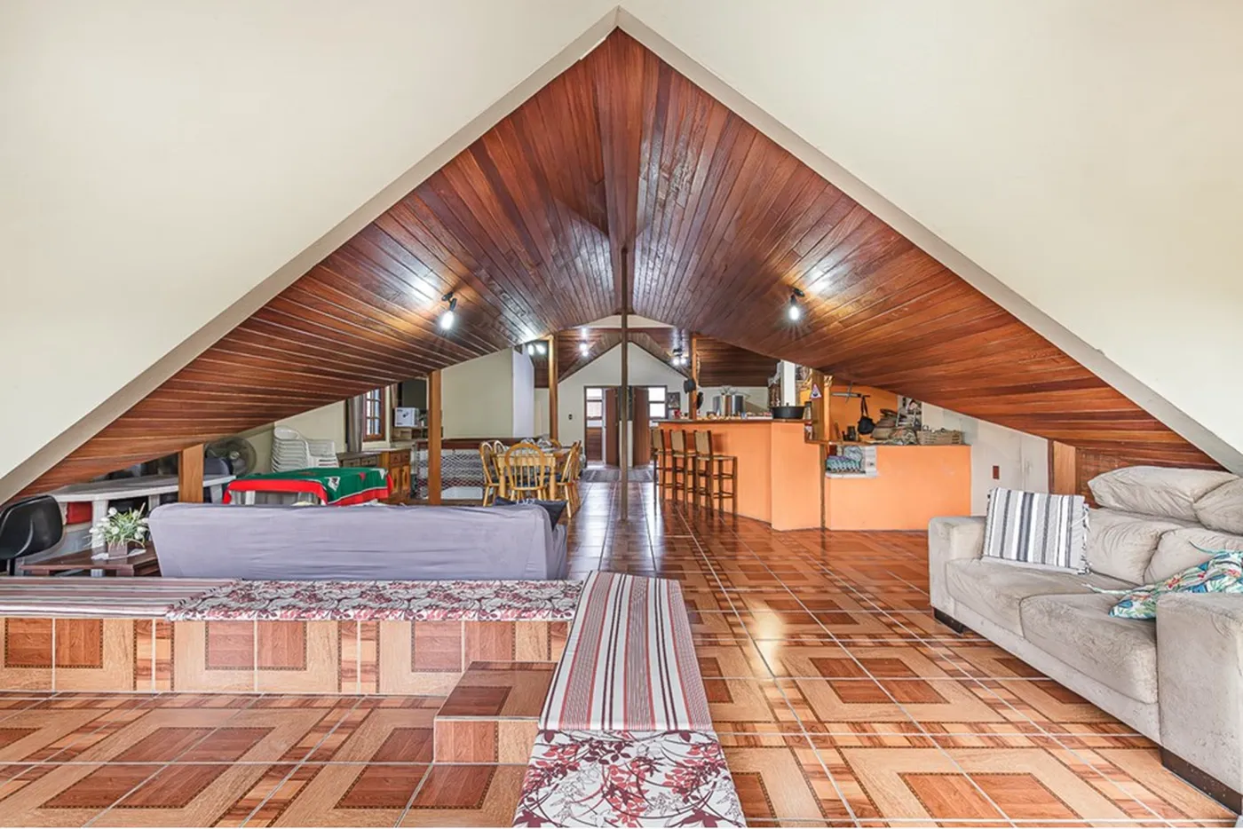 VIEJMDC 94 Casa 612481038-43 - REMAX Andar de Cima Exclusividades