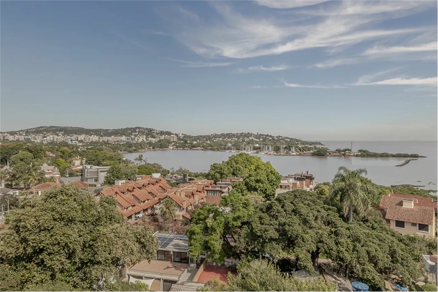 VAG 333 Casa 612481038-48 - REMAX Andar de Cima Exclusividades