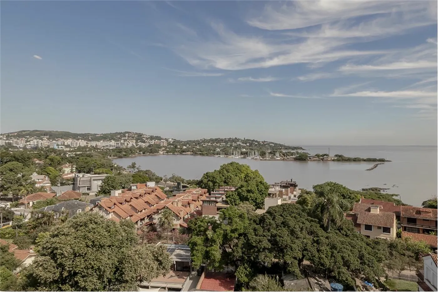 VAG 333 Casa 612481038-48 - REMAX Andar de Cima Exclusividades