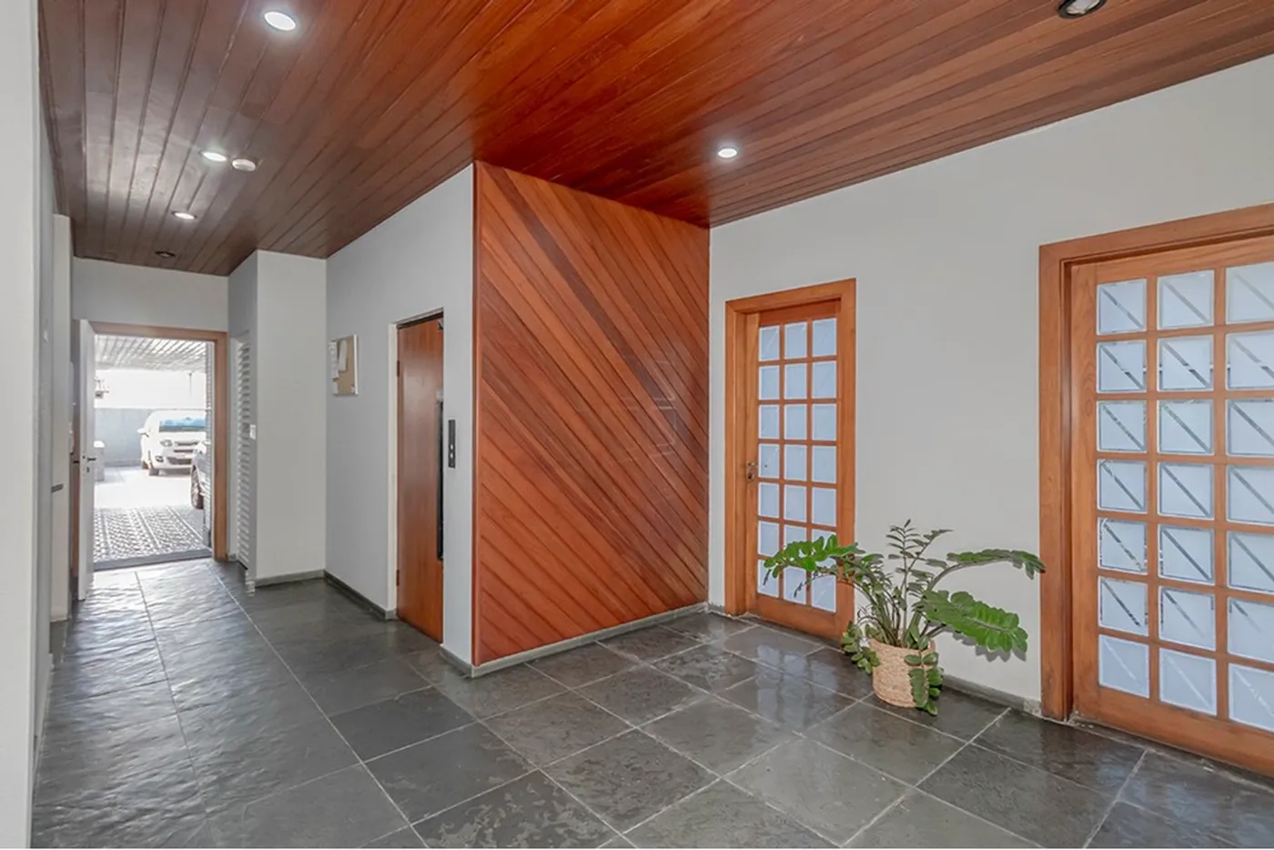 CDPJP 622 Apto 612481038-50 - REMAX Andar de Cima Exclusividades