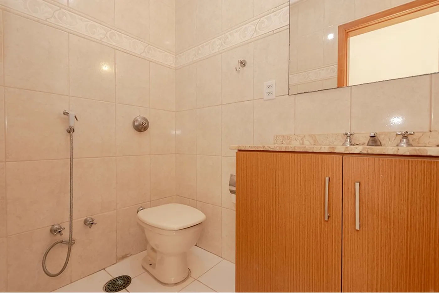 MSDFA 793 Apto 612481038-45 - REMAX Andar de Cima Exclusividades
