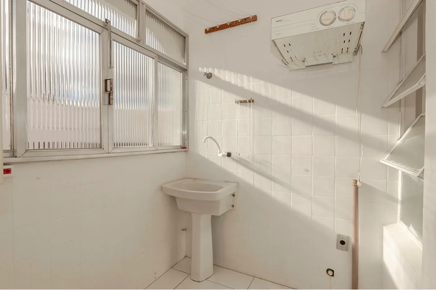 MSDFA 793 Apto 612481038-45 - REMAX Andar de Cima Exclusividades