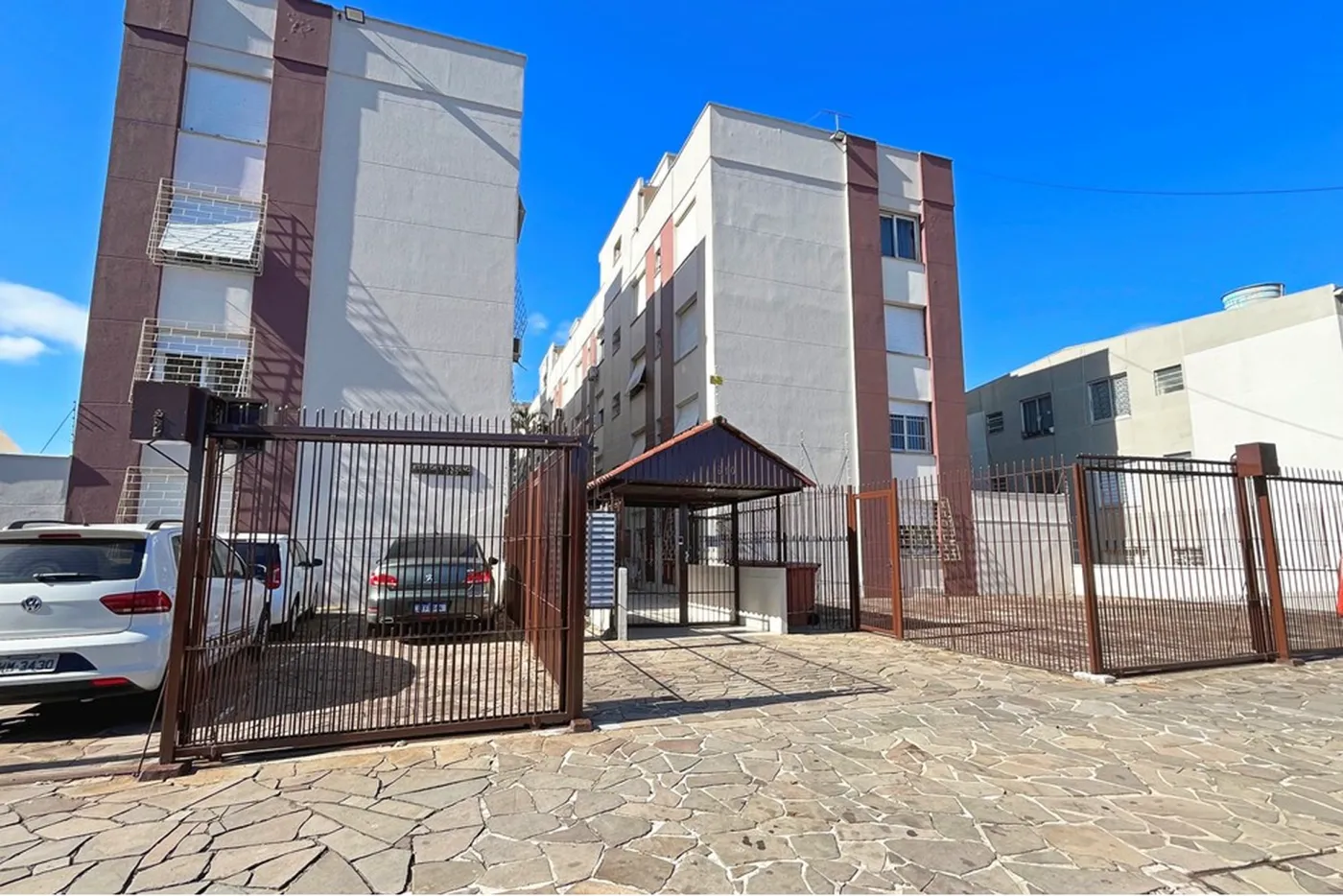SADR 610 Apto 610291022-38 - REMAX Capital Park Exclusividades
