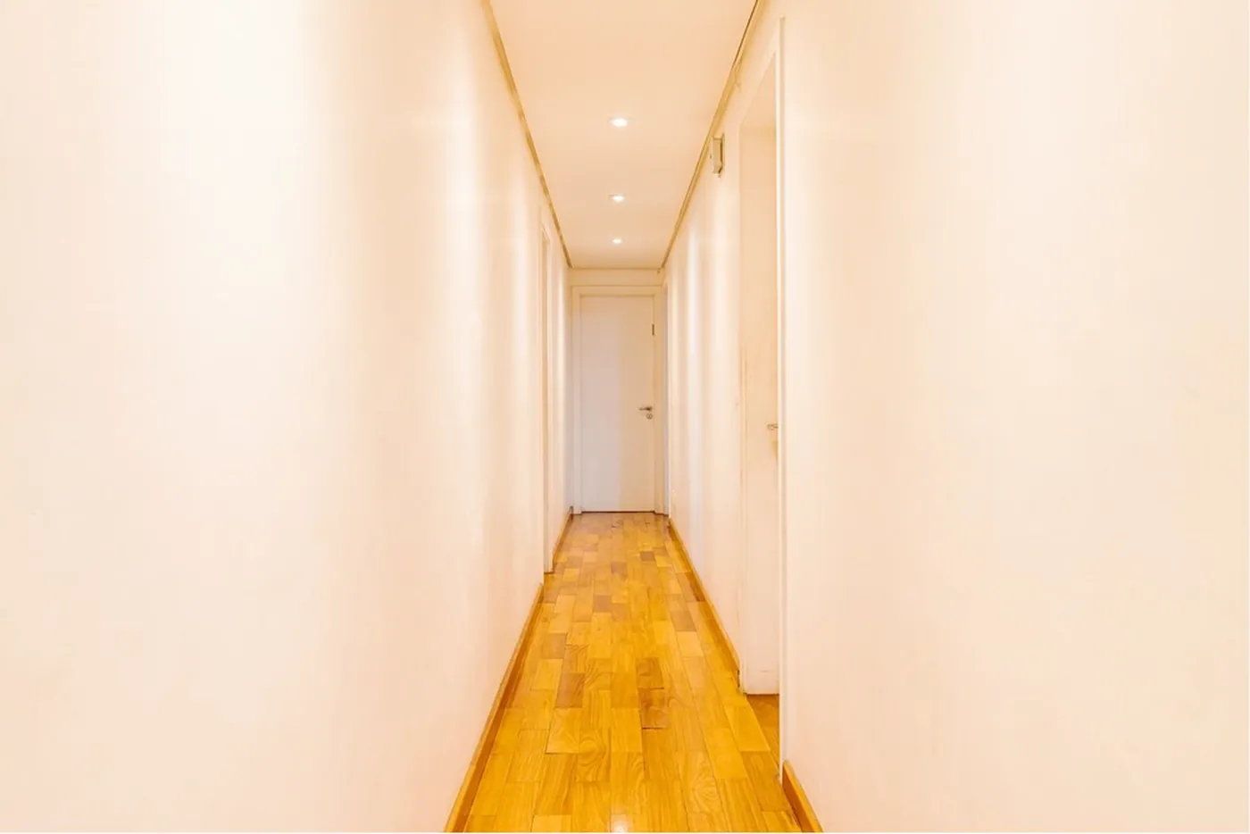 SCT 275 Apto 601081062-57 - REMAX Lepex Exclusividades