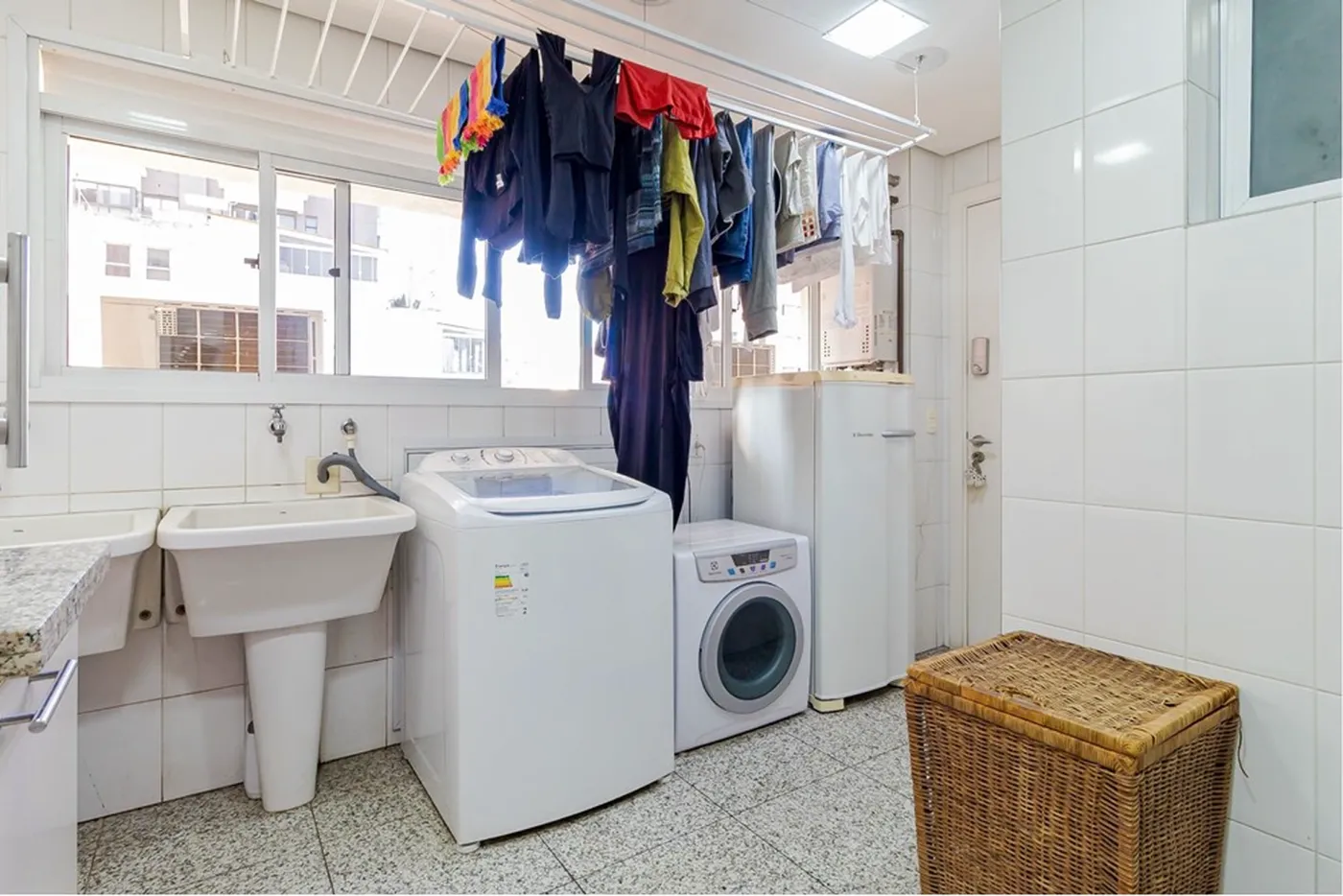 SCT 275 Apto 601081062-57 - REMAX Lepex Exclusividades