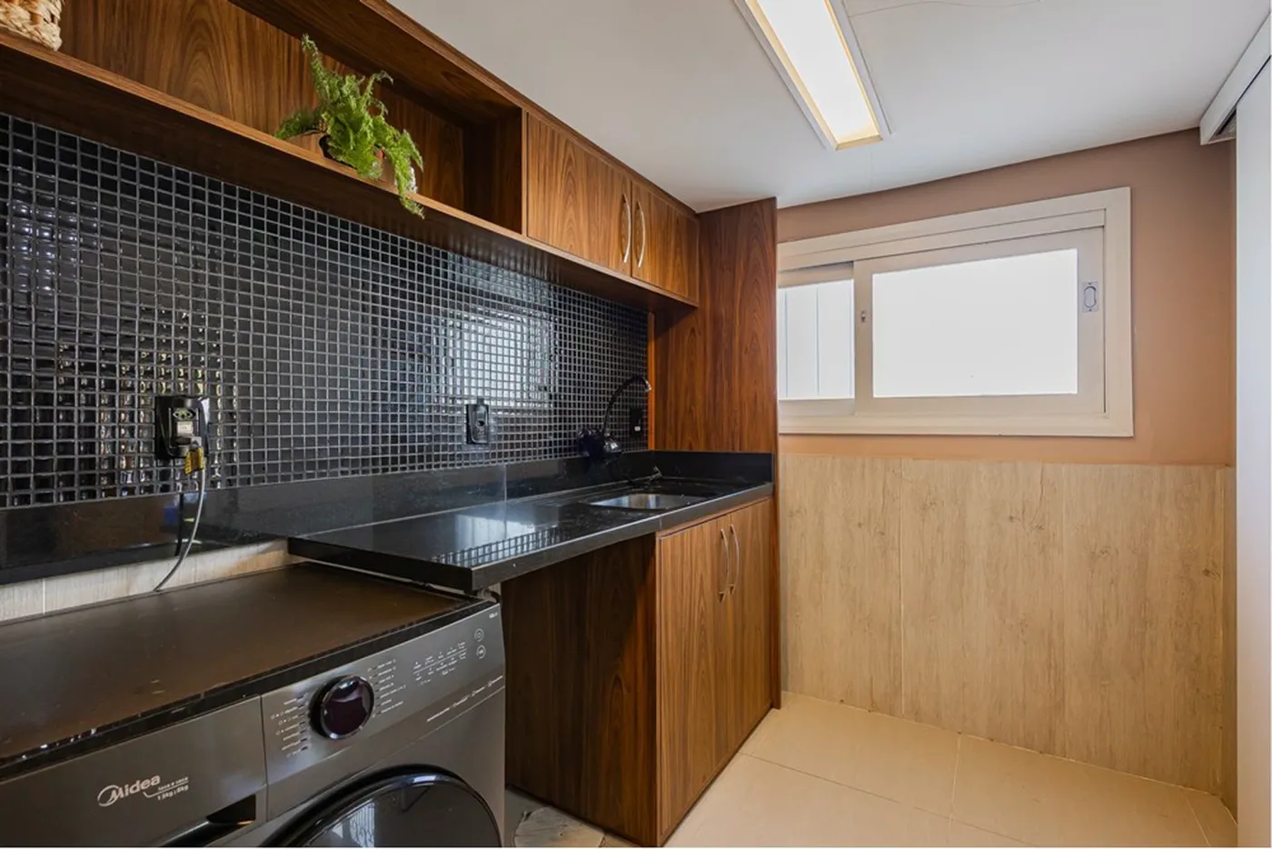 VIPVDC 330 612521047-22 - REMAX Place Exclusividades VIPVDC 330 612521047-22 - REMAX Place Exclusividades