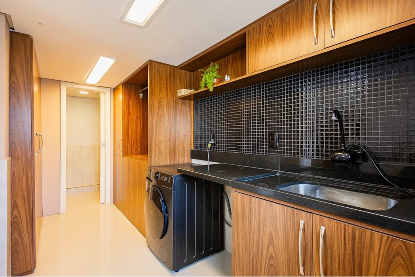 VIPVDC 330 612521047-22 - REMAX Place Exclusividades VIPVDC 330 612521047-22 - REMAX Place Exclusividades