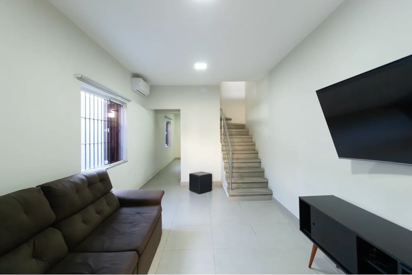 CBA 68 Casa 601971018-1230 - REMAX Empire Exclusividades CBA 68 Casa 601971018-1230 - REMAX Empire Exclusividades