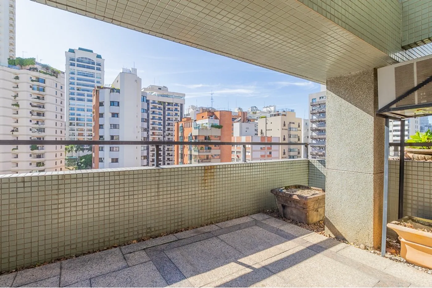 JAJML 1036 Apto 601081007-104 - REMAX Lepex Exclusividades