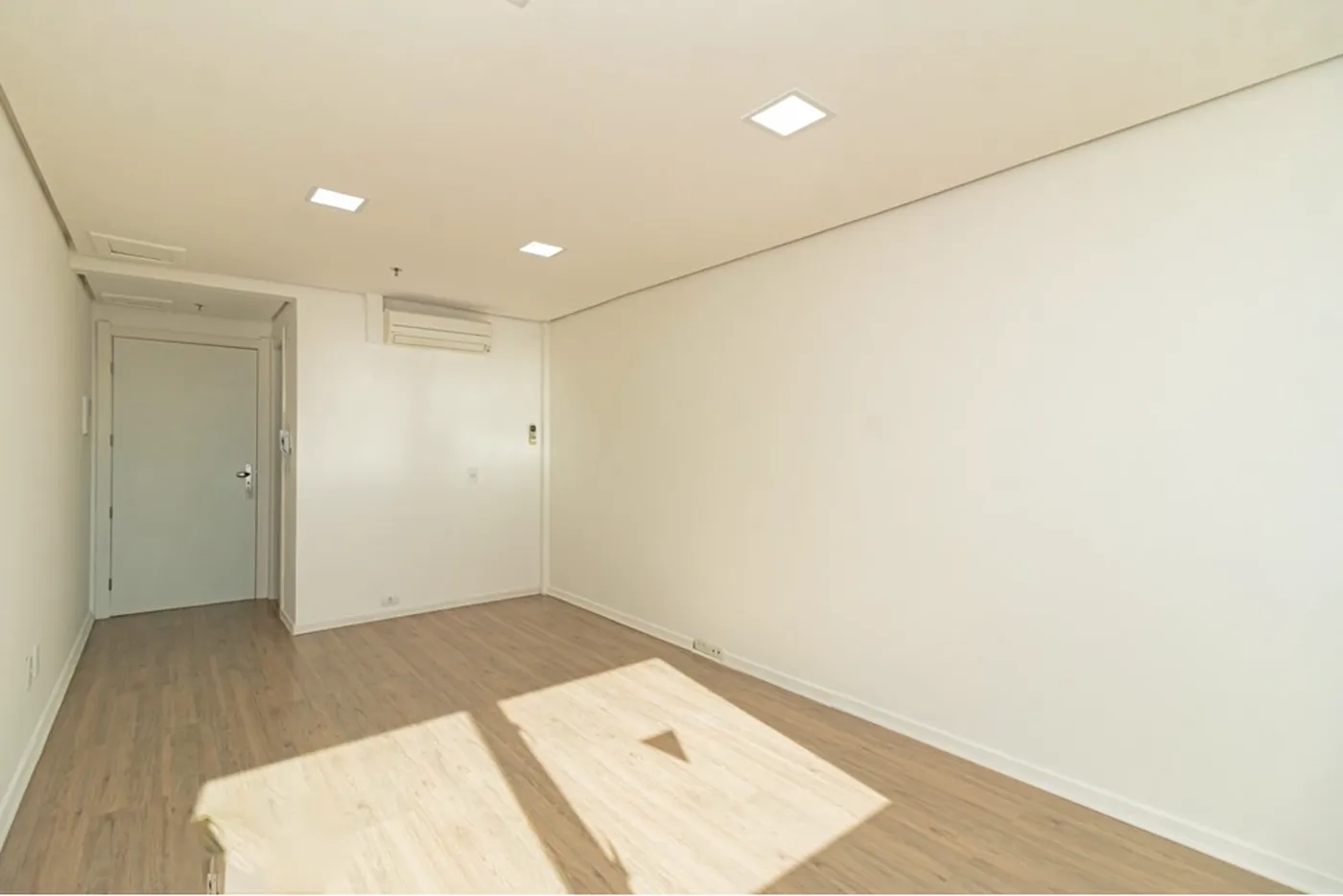 SSAB 4556 Sala 612491035-12 - REMAX Trend Exclusividades SSAB 4556 Sala 612491035-12 - REMAX Trend Exclusividades