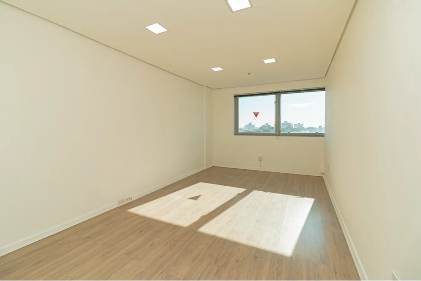 SSAB 4556 Sala 612491035-12 - REMAX Trend Exclusividades SSAB 4556 Sala 612491035-12 - REMAX Trend Exclusividades