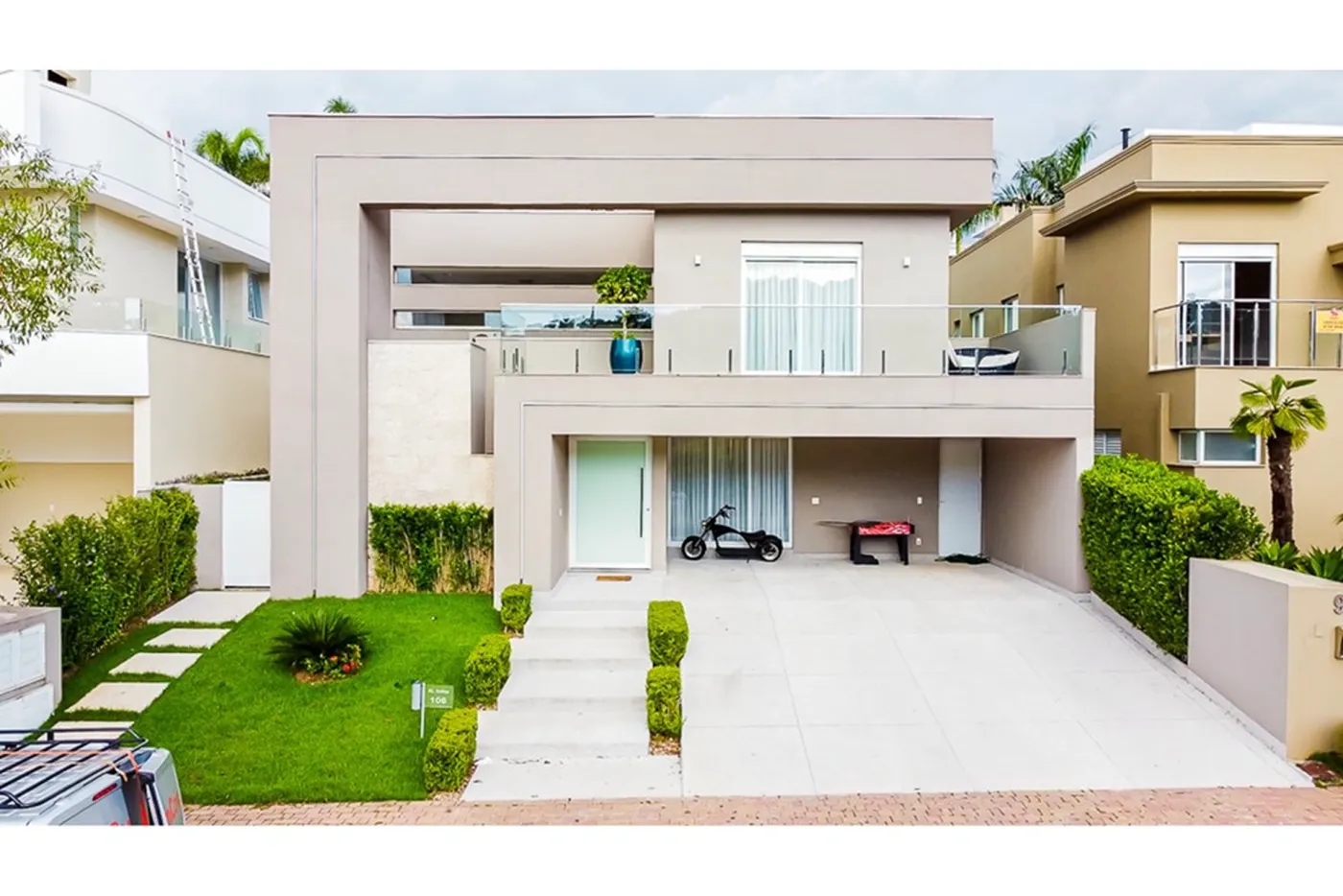 AI 106 601081011-52 - REMAX Lepex Exclusividades