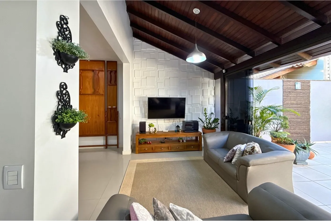 SJI 126 Casa 610241038-7 - REMAX 520 Exclusividades SJI 126 Casa 610241038-7 - REMAX 520 Exclusividades
