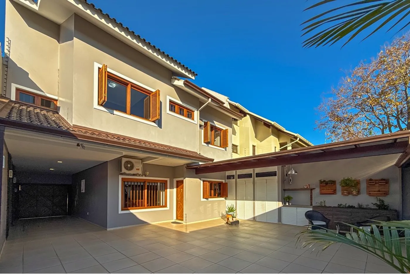 SJI 126 Casa 610241038-7 - REMAX 520 Exclusividades SJI 126 Casa 610241038-7 - REMAX 520 Exclusividades