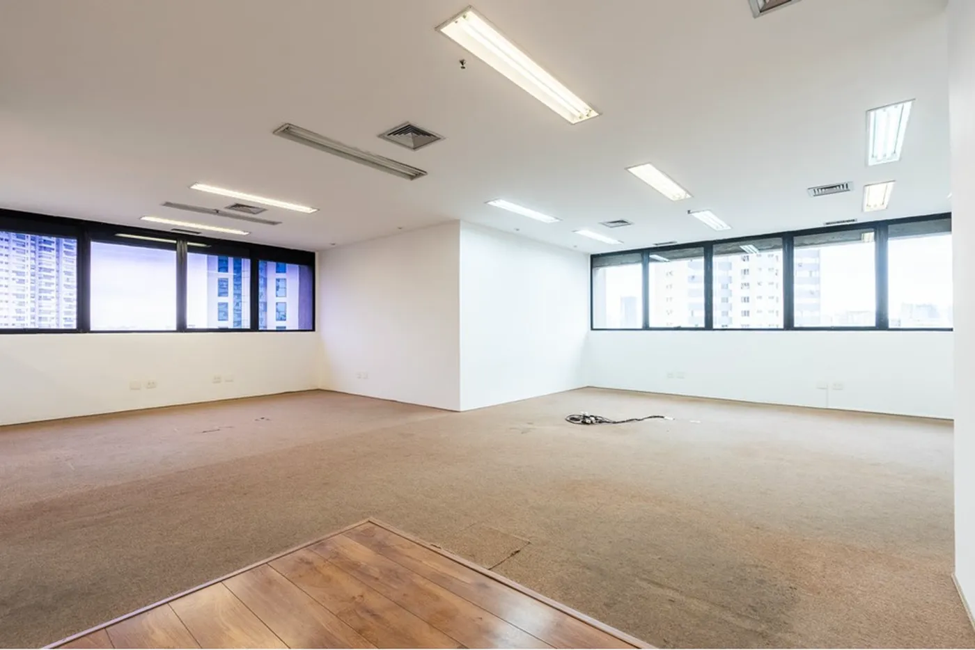 SAAP 1000 Sala 601971032-109 - REMAX Empire Exclusividades SAAP 1000 Sala 601971032-109 - REMAX Empire Exclusividades