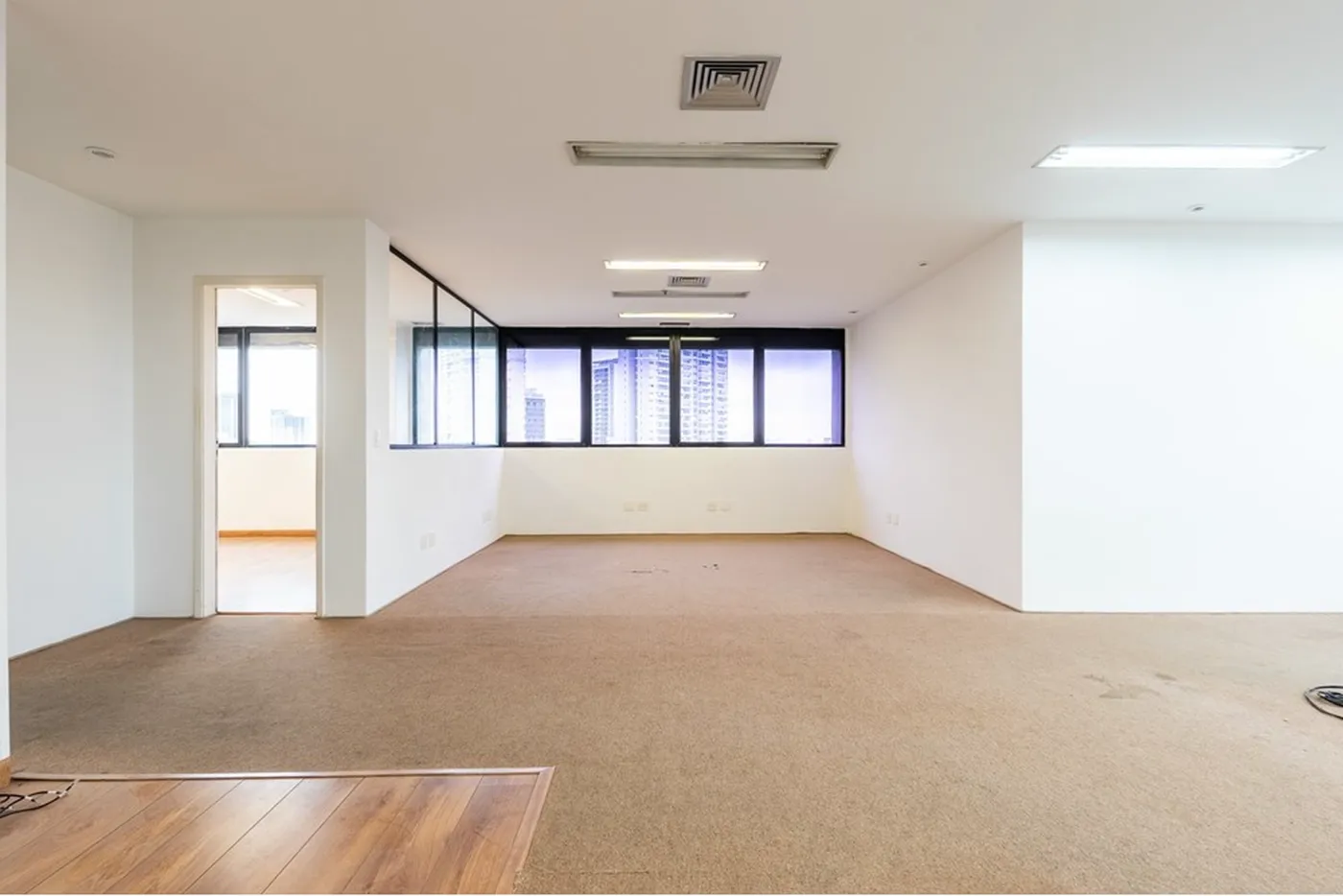 SAAP 1000 Sala 601971032-109 - REMAX Empire Exclusividades SAAP 1000 Sala 601971032-109 - REMAX Empire Exclusividades