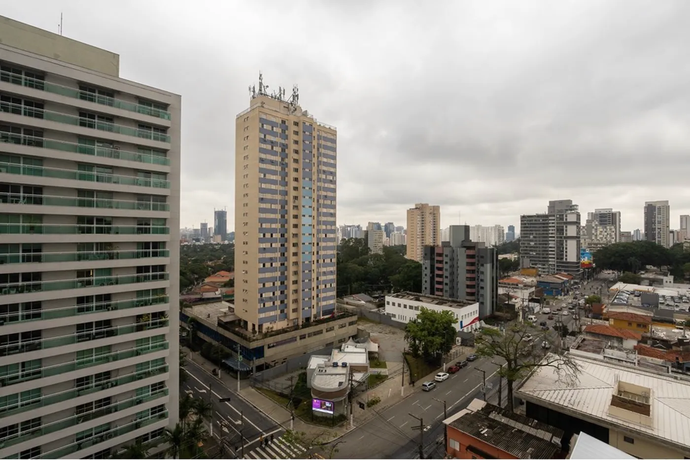 SAAP 1000 Sala 601971032-109 - REMAX Empire Exclusividades SAAP 1000 Sala 601971032-109 - REMAX Empire Exclusividades