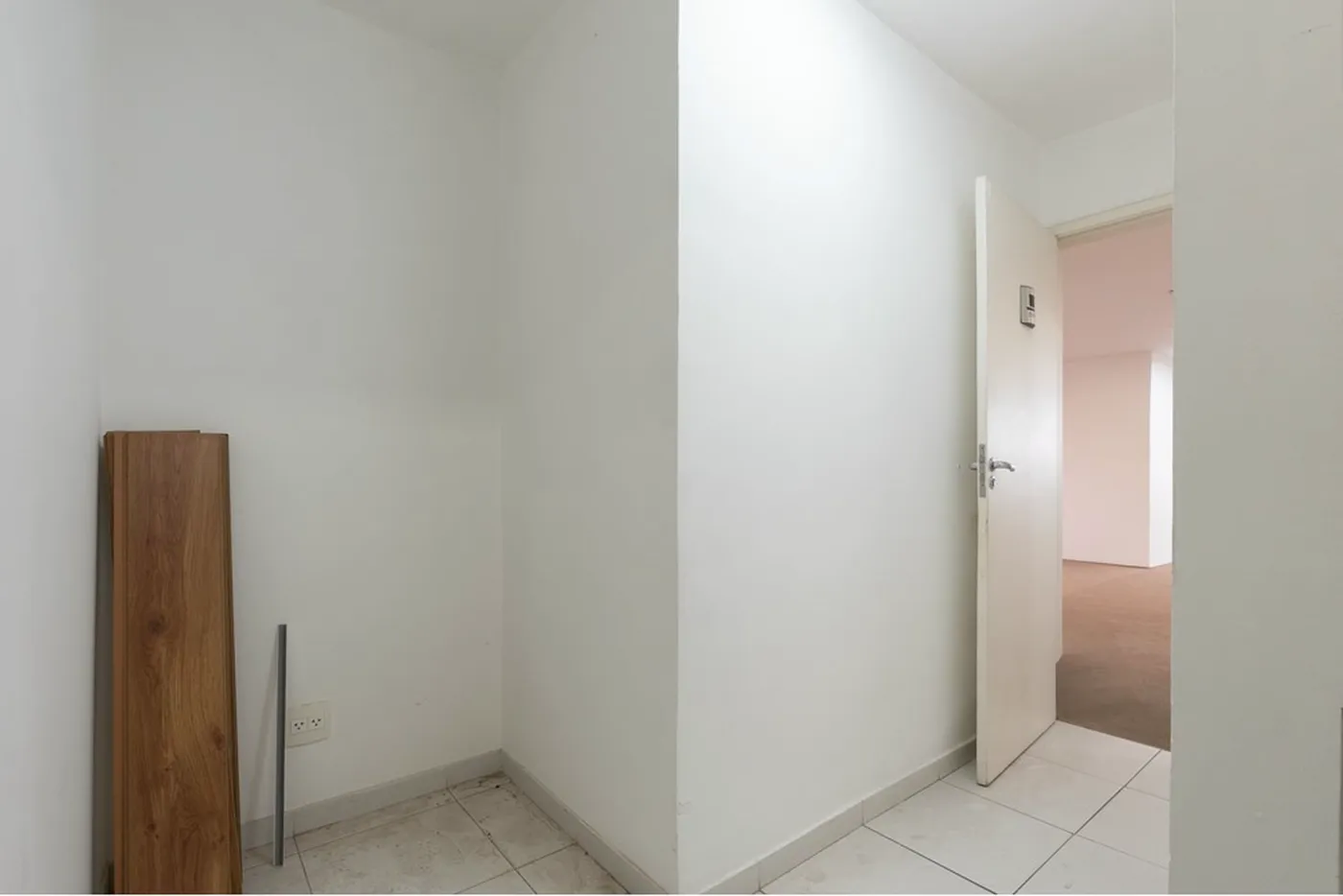 SAAP 1000 Sala 601971032-109 - REMAX Empire Exclusividades SAAP 1000 Sala 601971032-109 - REMAX Empire Exclusividades