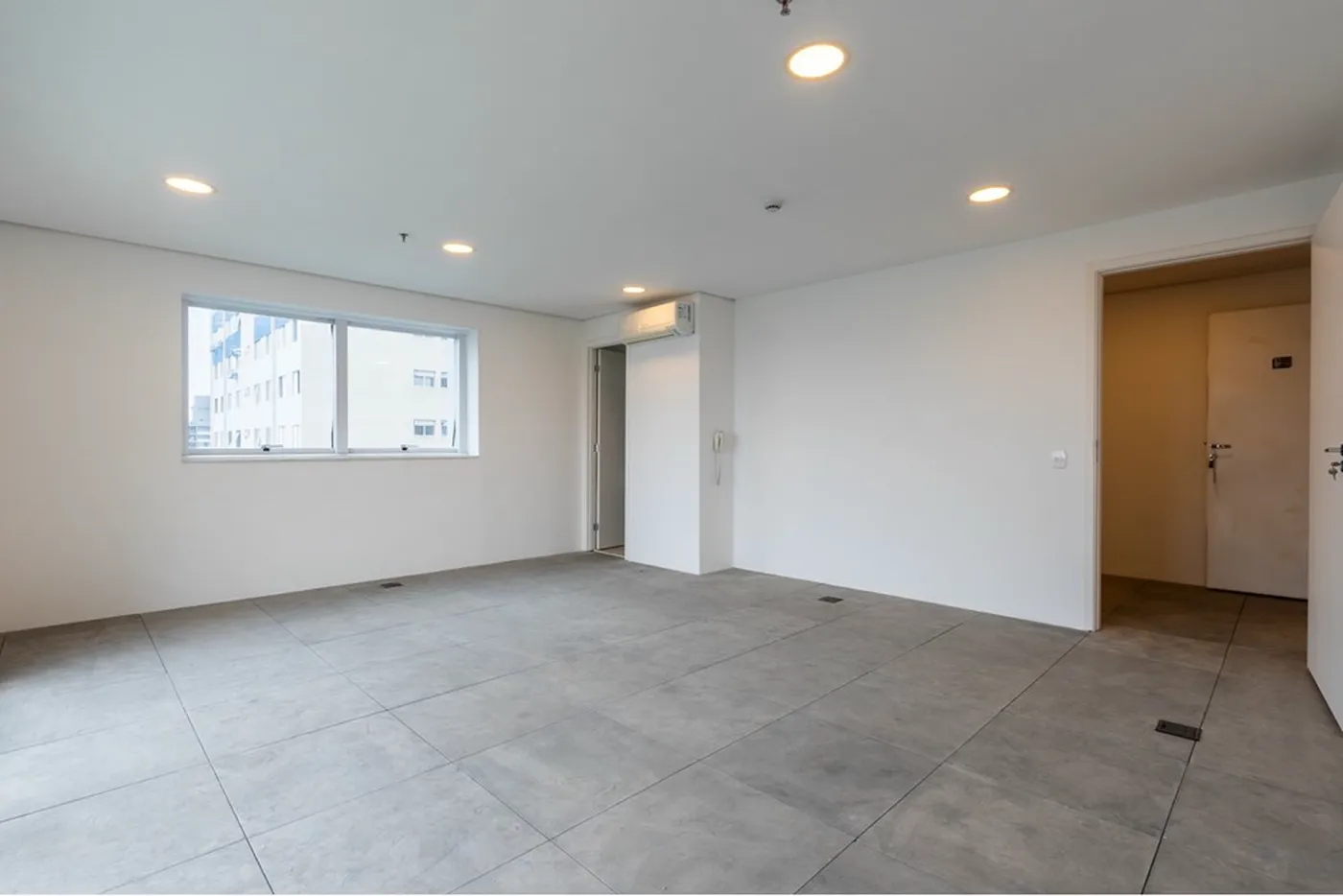 SANDJ 72 Sala 601971032-108 - REMAX Empire Exclusividades SANDJ 72 Sala 601971032-108 - REMAX Empire Exclusividades