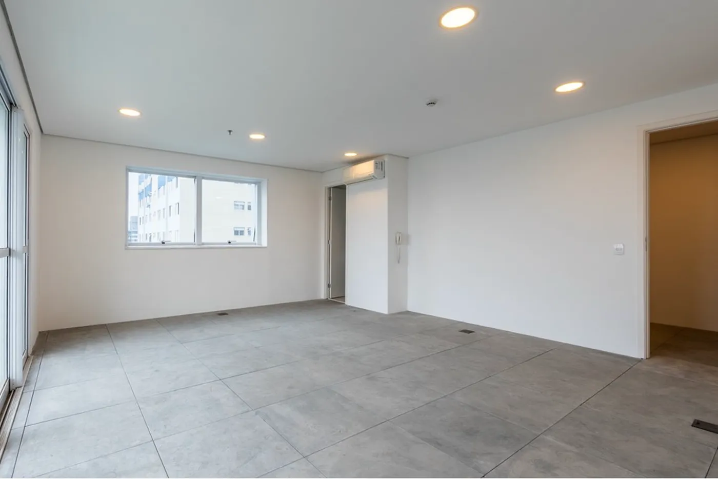SANDJ 72 Sala 601971032-108 - REMAX Empire Exclusividades SANDJ 72 Sala 601971032-108 - REMAX Empire Exclusividades