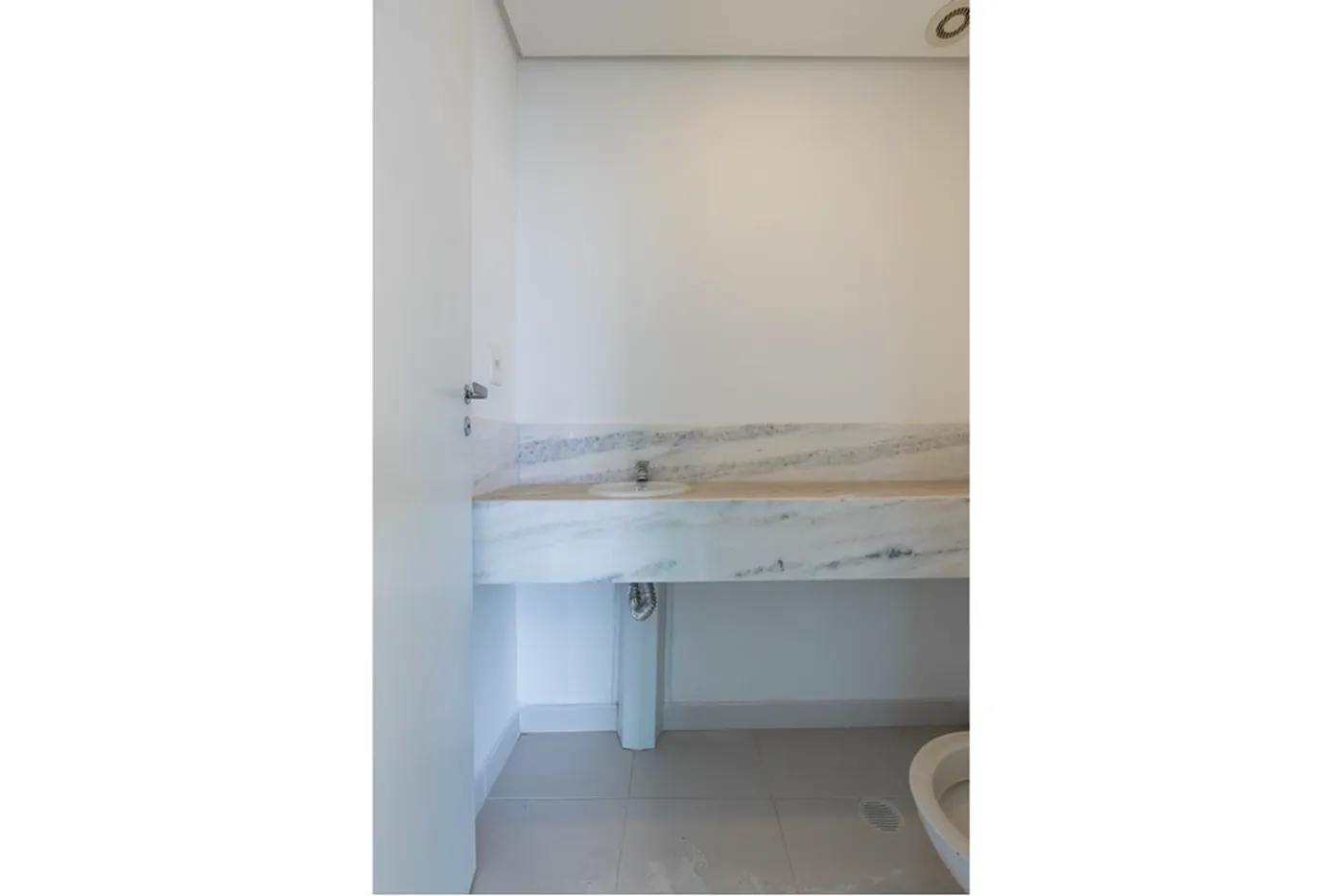 SANDJ 72 Sala 601971032-108 - REMAX Empire Exclusividades SANDJ 72 Sala 601971032-108 - REMAX Empire Exclusividades
