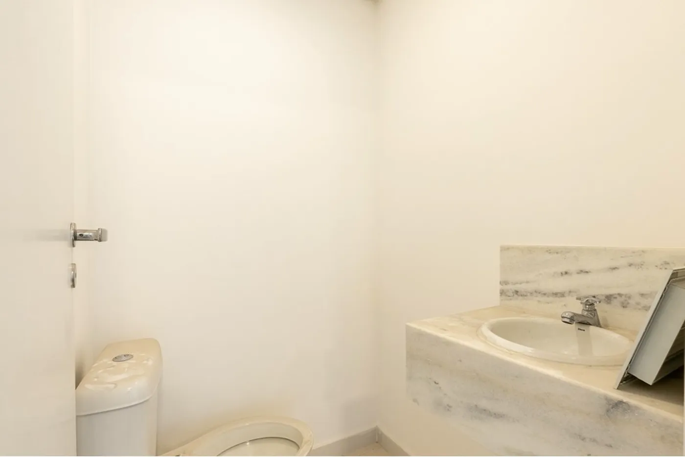 SANDJ 72 Sala 601971032-108 - REMAX Empire Exclusividades SANDJ 72 Sala 601971032-108 - REMAX Empire Exclusividades