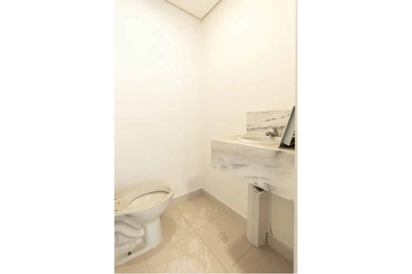SANDJ 72 Sala 601971032-108 - REMAX Empire Exclusividades SANDJ 72 Sala 601971032-108 - REMAX Empire Exclusividades