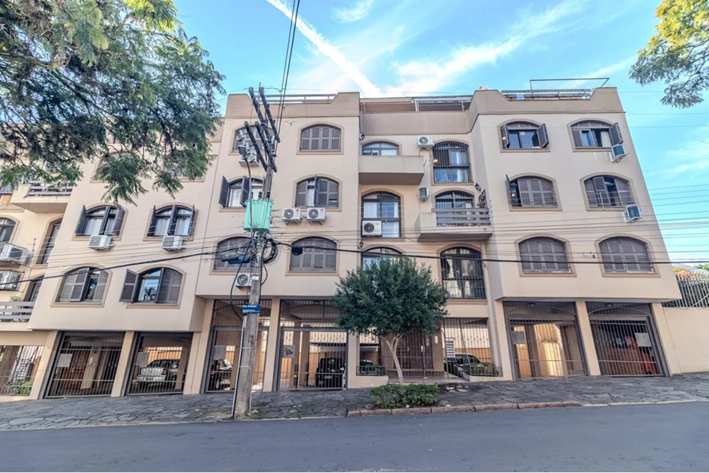 CI 200 Apto 612481075-21 - REMAX Andar de Cima Exclusividades