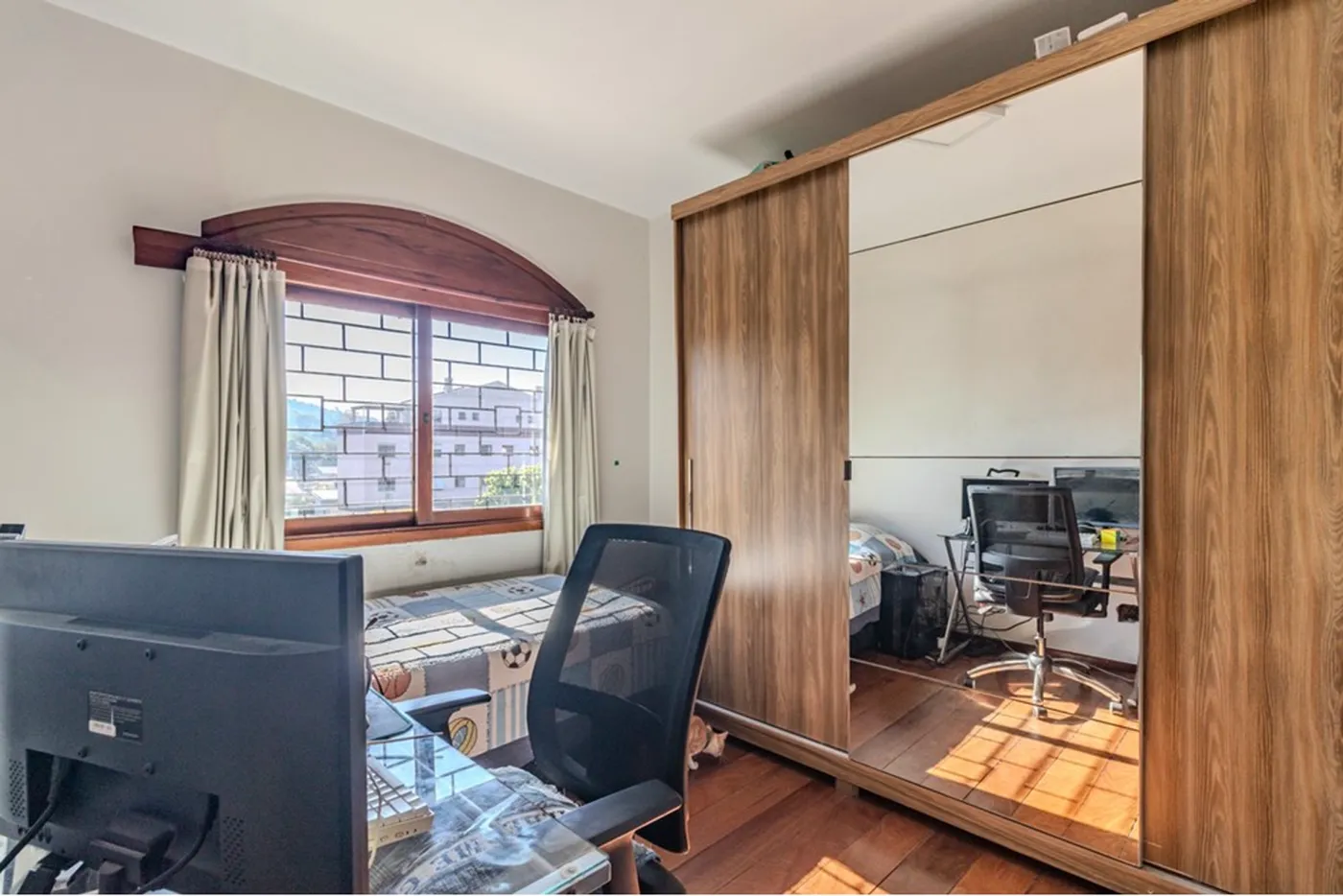 CI 200 Apto 612481075-21 - REMAX Andar de Cima Exclusividades