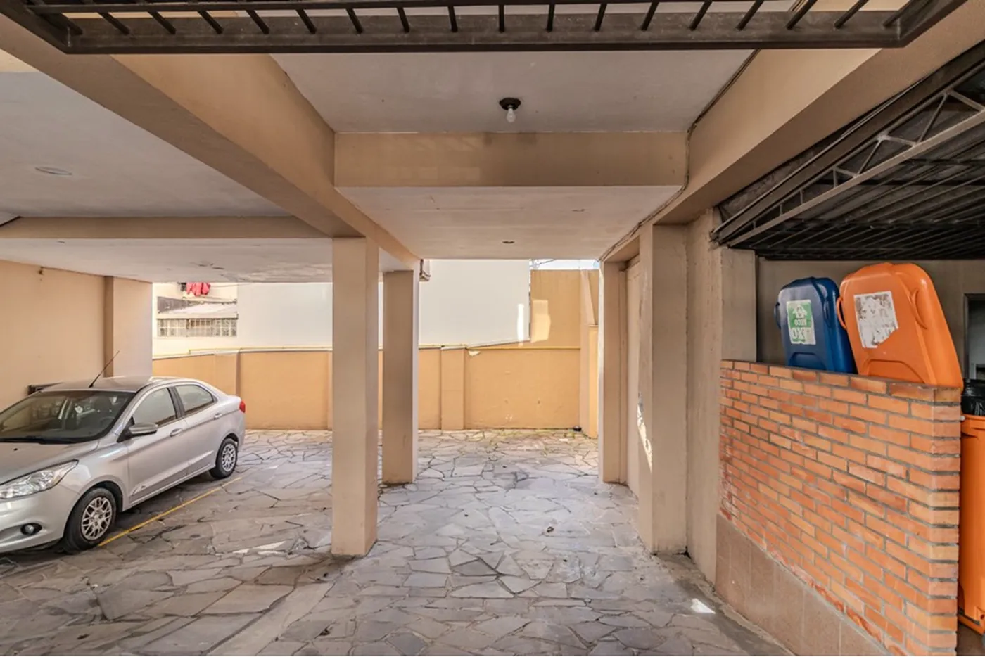 CI 200 Apto 612481075-21 - REMAX Andar de Cima Exclusividades